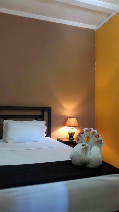 Hotel Casa Aura Cartago Exterior photo